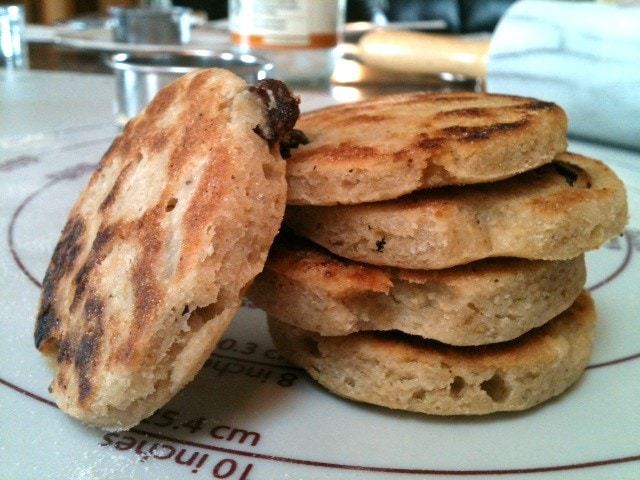 Mom's Raisin Griddle Cookies (gluten free, vegan) - @TheFitCookie #recipe #glutenfree 