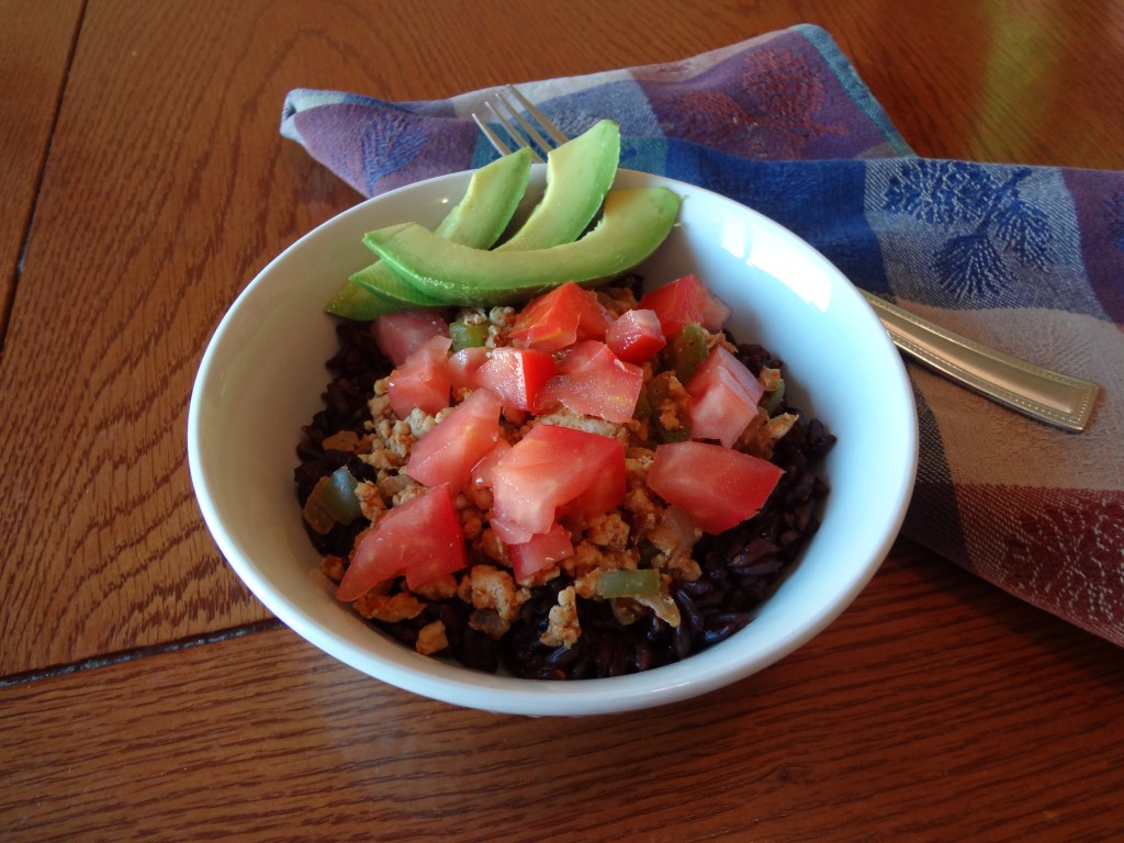 Create this simple Spicy Taco with Black Rice for your next Taco Tuesday dinner! This taco bowl is easy to make for weeknight meals and it gluten free and dairy free - @TheFitCookie #glutenfree #dairyfree 