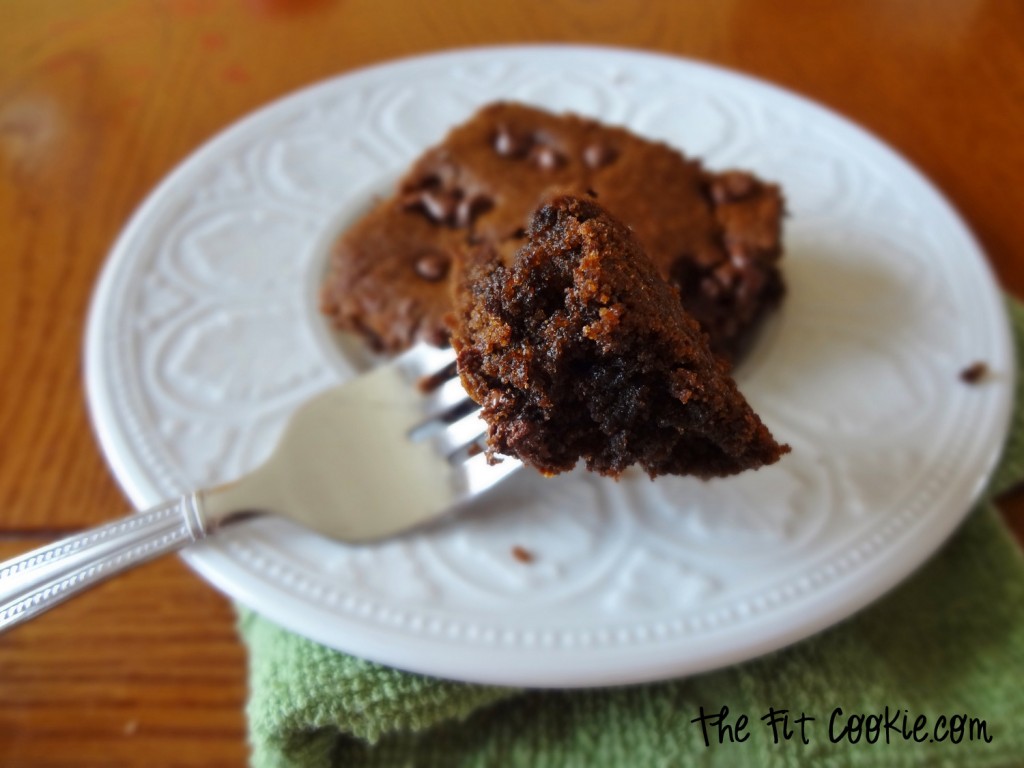 Craving an easy and healthier cake for dessert? Make this Gluten Free Fudgy Chocolate Cake (aka Puddle Cake), it's vegan, soy free, and peanut free - @TheFitCookie #vegan #chocolatecake #glutenfree 