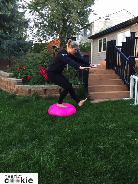 7 BOSU Balance Moves to Wake Up Your Workout #ad @BOSUfitness @FitApproach #BOSUstrong #sweatpink #fitness 