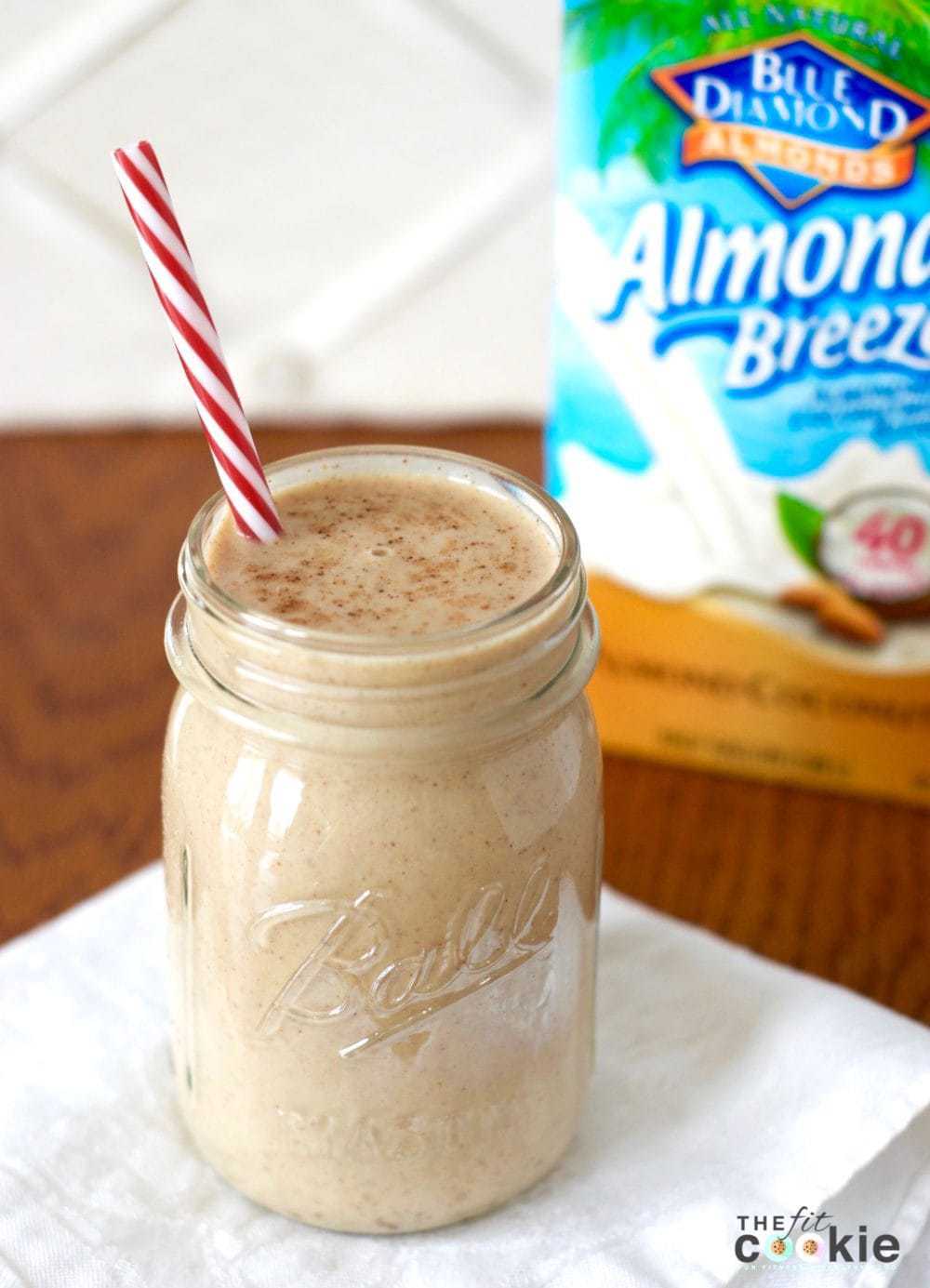 Creamy and delicious, you'll never know that this Eggnog Protein Shake is #healthy and #vegan! @thefitcookie #glutenfree #smoothie