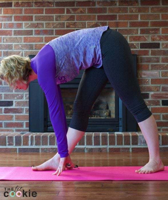4 Yoga Poses for Runners and #prAnaSpringStyle review and discount! #ad @prana #sweatpink @fitapproach #discount #yoga #fitness