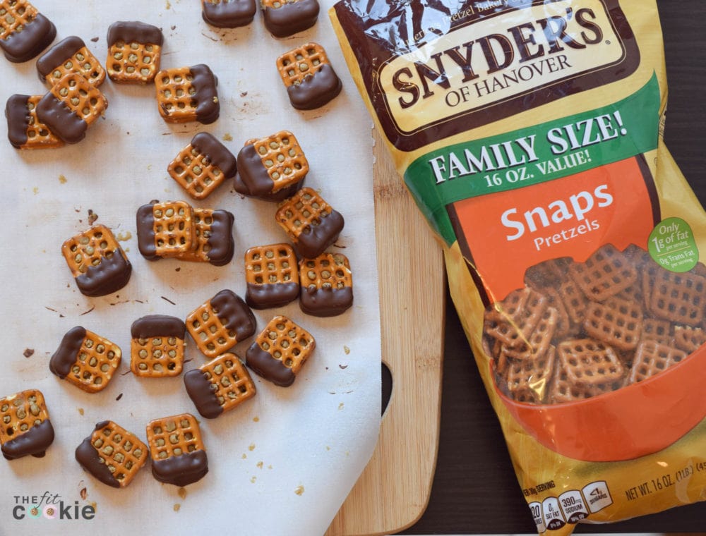Need peanut-free snacks for school? Make some Chocolate SunButter Pretzel Bites with Snyder's of Hanover (now peanut-free!) - #sponsored #peanutfree #snacks #PretzelBaby