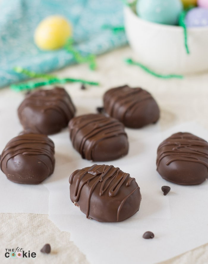 If you enjoy chocolate peanut butter eggs in your Easter basket, then you'll love these Gluten Free Chocolate Cookie Dough Eggs. These are easy to make, plus they're nut-free and vegan too! - @TheFitCookie