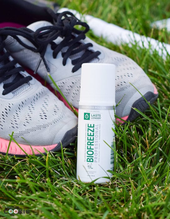We all know the great benefits of HIIT workouts, but are you doing your HIIT workouts the right way? Here are 5 HIIT workout tips to keep you moving strong during your next interval workout! #ad @TheFitCookie #BiofreezePainRelief @Biofreeze