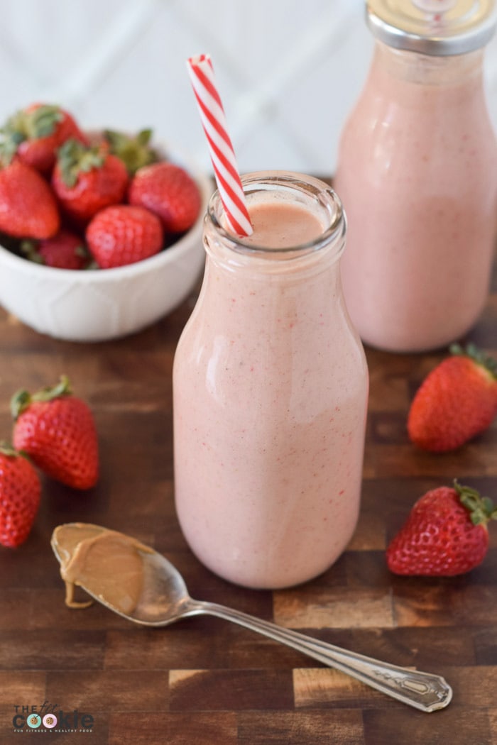 Want to enjoy a classic PB&J without the bread and sugar sweetened jams? This natural Dairy Free PB&J Smoothie from the Eat Dairy Free cookbook is gluten free, vegan, can be made nut-free, and is only sweetened with fruit. It's perfect for breakfast or an after school treat, my kids loved this recipe! - #AD @TheFitCookie #dairyfree #grainfree 
