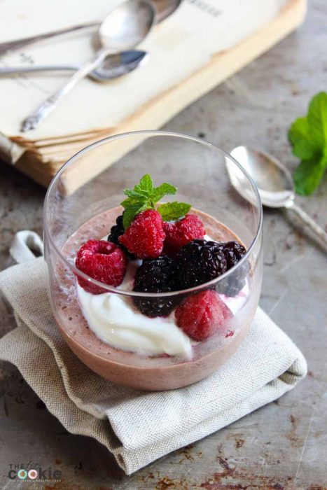 Healthy Chocolate Protein Mousse: creamy, non-dairy chocolate mousse that you can fully indulge in without the guilt! Perfect for a healthier dessert or snack - @TheFitCookie #glutenfree #dairyfree #vegan