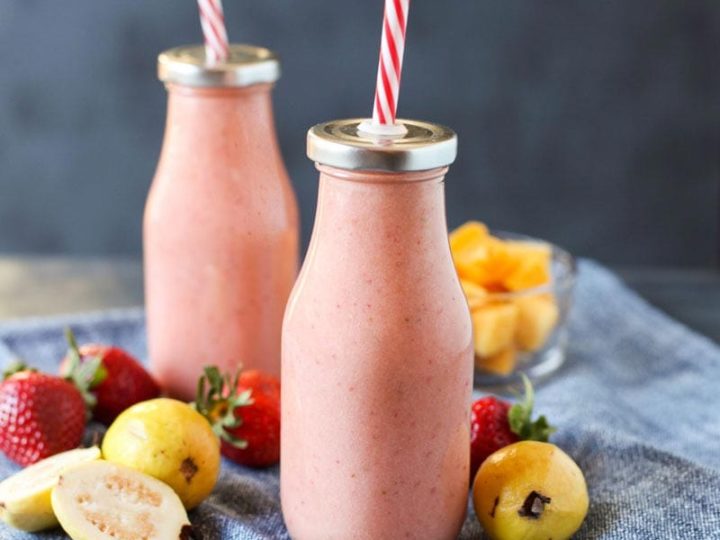Brighten up your winter day with this delicious tropical Strawberry Guava Smoothie, it's paleo, vegan, and has no added sugars - @TheFitCookie #paleo #vegan #smoothie