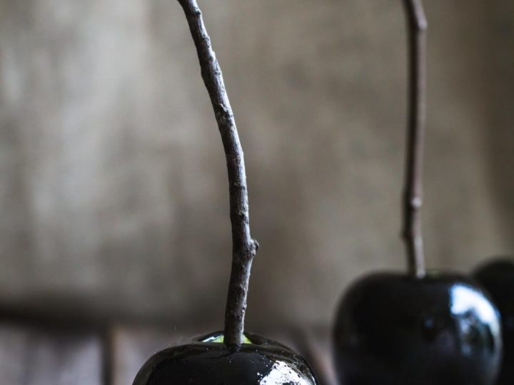 Image for Deliciously Dark Halloween Toffee Apples