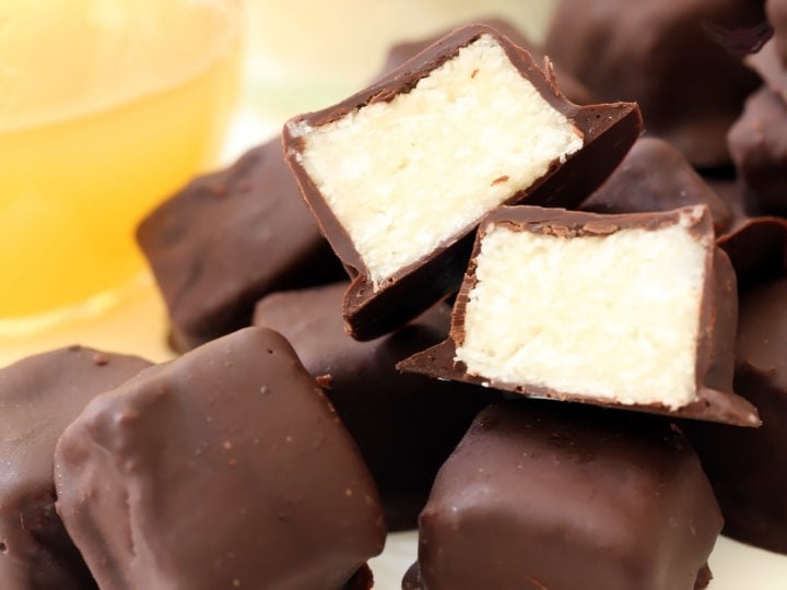 Image for Healthy Dark Chocolate Coconut Bites
