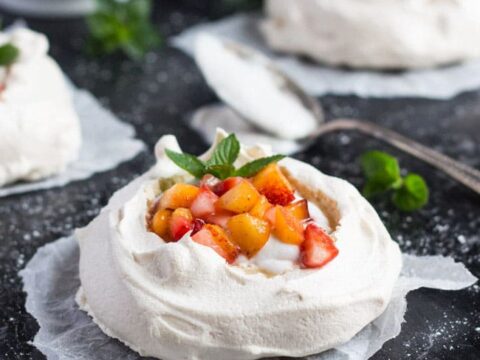 Image for Vegan Mini Pavlovas 